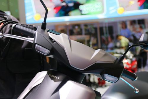 Cuối cùng Honda cũng phải nghiêm túc với xe máy điện