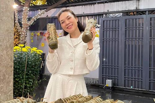 Mâm cỗ ngày cuối năm của sao Việt