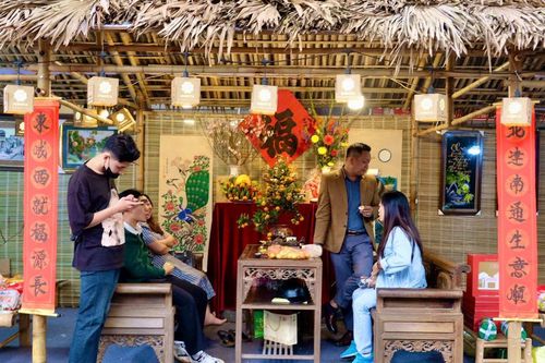 Tái hiện ký ức Tết truyền thống Hà Nội tại phố bích họa Phùng Hưng