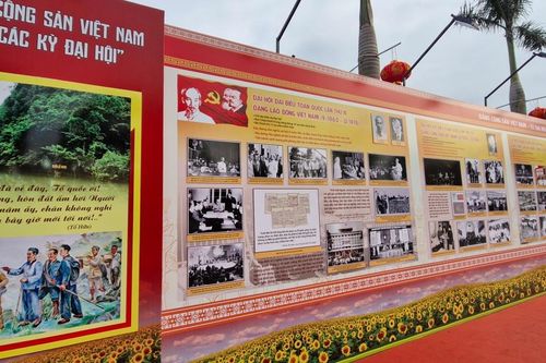 Nghệ An: triển lãm chuyên đề 'Đảng Cộng sản Việt Nam qua các kỳ Đại hội'