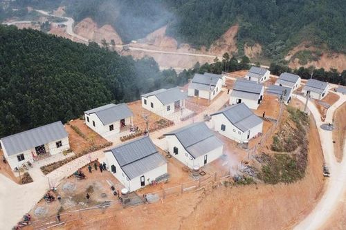 Người dân thôn Kho Vàng đón Tết trong ngôi nhà mới