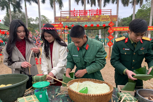 Vui xuân mới không quên nhiệm vụ