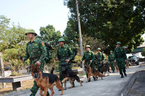 Sẵn sàng chiến đấu ở Trường Trung cấp 24 Biên phòng
