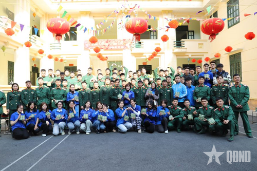 Không khí chuẩn bị Tết ở Đại đội Vệ binh, Văn phòng Học viện Chính trị