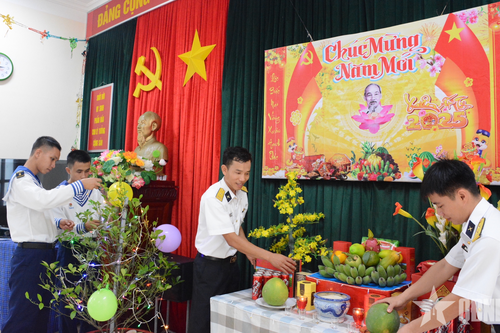 Rộn ràng đón Tết trên huyện đảo Trường Sa