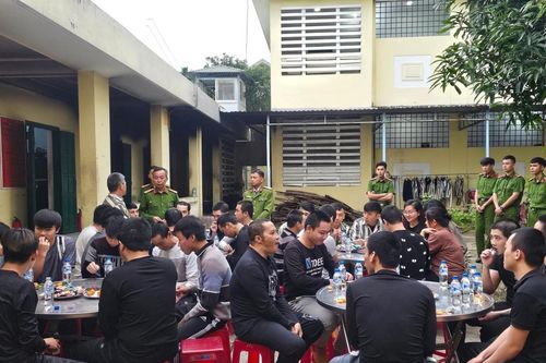 Thăm, động viên và chúc Tết can, phạm nhân