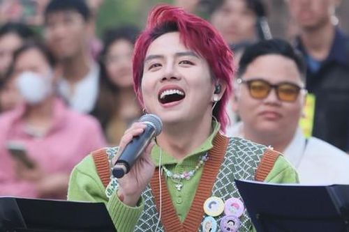 Duy Khánh trải lòng cận Tết: 'Gia đình không còn ăn Tết chung với nhau nữa'