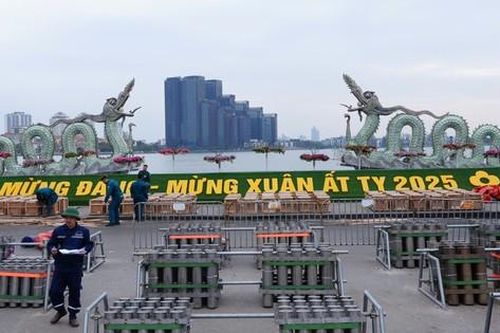 Các trận địa pháo hoa sẵn sàng khai hỏa đêm Giao thừa tại Hà Nội