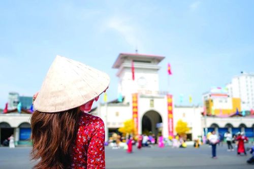 Đón Tết ở TPHCM: Rất riêng, rất lạ