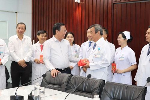Chủ tịch UBND TPHCM Phan Văn Mãi thăm, chúc tết tại Bệnh viện Chợ Rẫy