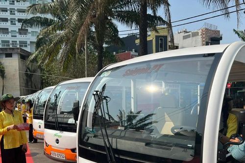 Ga metro Bến xe Suối Tiên phục vụ xe điện đưa hành khách viếng nghĩa trang liệt sĩ Thành phố