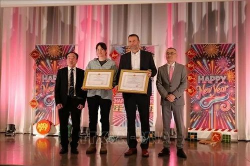 Cộng đồng người Việt tại các thành phố của Đức chào đón Xuân Ất Tỵ 2025