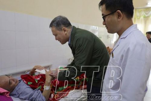 Báo Thái Bình trao tặng hàng trăm suất quà cho bệnh nhân, người có hoàn cảnh khó khăn