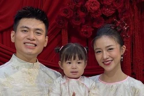 Người Việt chi gần 200 tỷ đồng sắm áo dài Tết