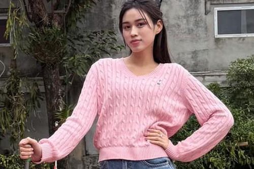 Đỗ Thị Hà xắn quần dọn nhà chiều 29 Tết, Lương Thùy Linh canh nồi bánh chưng