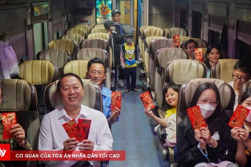 Chuyến tàu đêm giao thừa