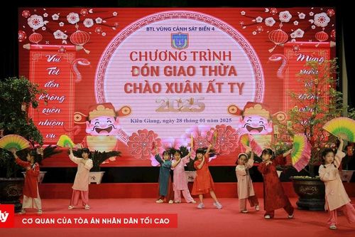 BTL Vùng Cảnh sát biển 4 tổ chức đón giao thừa Tết Nguyên đán Ất Tỵ
