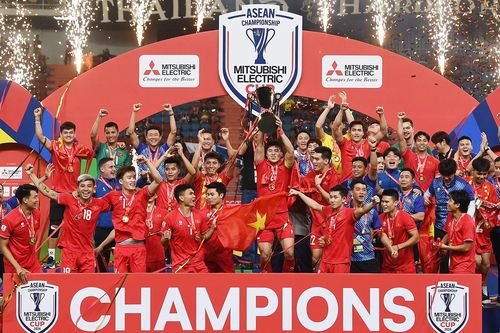 Bóng đá Việt Nam năm Giáp Thìn: Từ thất vọng đến ngôi vương ASEAN Cup
