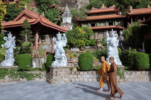 Những ngôi chùa đẹp, linh thiêng hút khách du xuân đầu năm 2025
