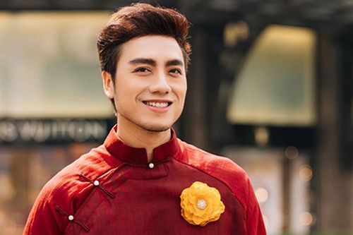 Ca sĩ Dương Quốc Hưng bối rối khi nhận câu hỏi khó ngày Tết