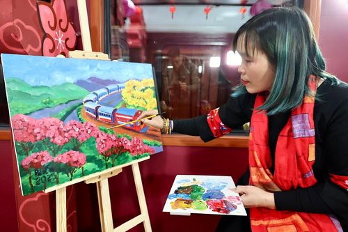 Đoàn tàu đặc biệt đêm giao thừa đang chuyển bánh từ Hà Nội vào TPHCM