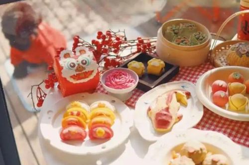 Độc lạ trào lưu làm tiệc tất niên cho… thú cưng