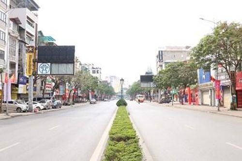 Giao thông Thủ đô vắng vẻ, yên bình đón chờ năm mới