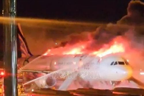 Máy bay bốc cháy ở Hàn Quốc, 170 hành khách sơ tán khẩn cấp
