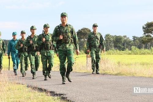 Những 'cột mốc sống' nơi biên cương