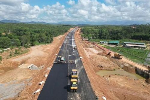 Chuyện những 'anh địa chính mặc áo lính' với công tác GPMB cao tốc Bắc - Nam