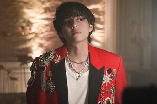 V chăm chỉ làm một việc trước thềm xuất ngũ, tái hợp cùng BTS