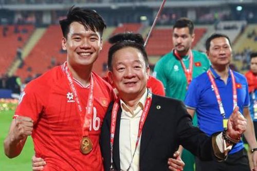 Thua HAGL, bầu Hiển chọn cựu HLV tuyển Việt Nam dẫn dắt Hà Nội FC