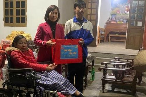 Hội LHPN Thái Nguyên chăm lo Tết cho trẻ em mồ côi, người có hoàn cảnh khó khăn