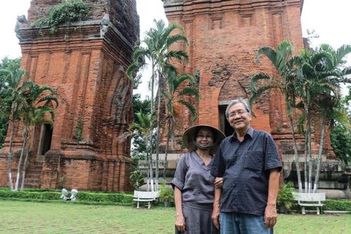 Dấu xưa in bóng