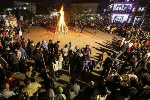 Độc đáo tục lệ làng biển ở Quảng Bình dịp Tết đến