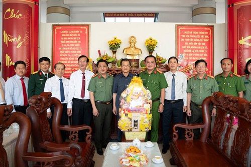 Lãnh đạo tỉnh An Giang thăm, chúc Tết các lực lượng làm nhiệm vụ ngày Tết