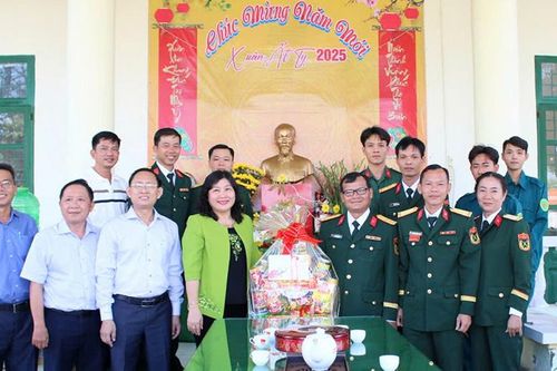 Lãnh đạo huyện Châu Thành thăm, chúc Tết các đơn vị làm nhiệm vụ đêm giao thừa