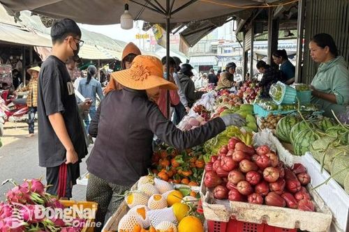 Nhiều chợ tại Đồng Nai hoạt động xuyên Tết để phục vụ nhu cầu mua sắm