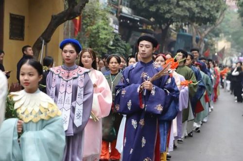 Người trẻ lưu giữ nét đẹp văn hóa Tết cổ truyền