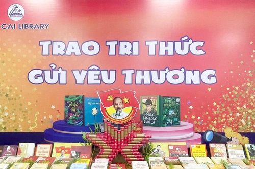 Trưng bày gần 300 ấn phẩm, tư liệu kỷ niệm 95 năm ngày thành lập Đảng Cộng sản Việt Nam