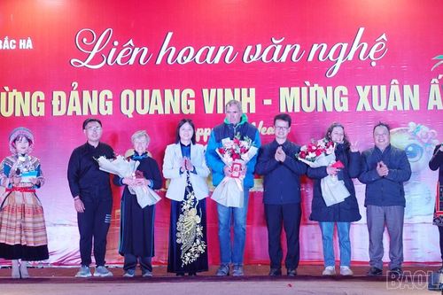 Bắc Hà đón du khách xông đất Xuân Ất Tỵ 2025