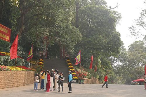 Đền Hùng ngày cuối năm