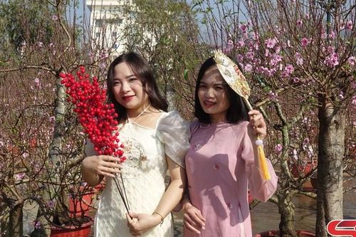 Giữ gìn nét đẹp áo dài truyền thống ngày Tết