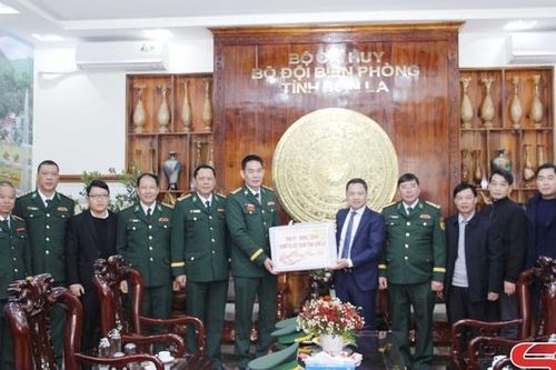 Đồng chí Chủ tịch UBND tỉnh chúc Tết cơ quan, đơn vị trên địa bàn thành phố Sơn La
