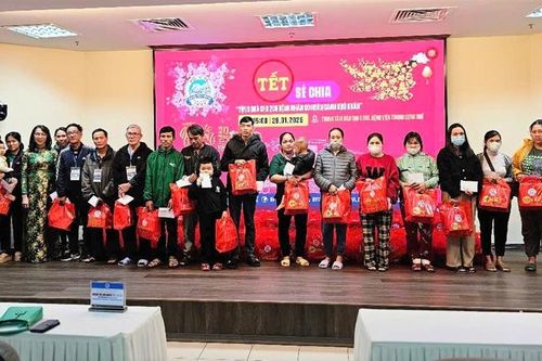 Tết sẻ chia cùng bệnh nhân