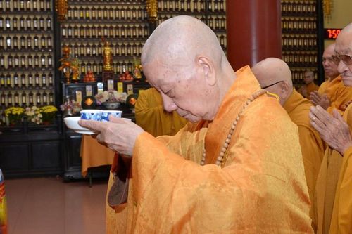 Đức Pháp chủ GHPGVN quang lâm tổ đình Ấn Quang tưởng niệm Trưởng lão Hòa thượng Thích Thiện Hòa
