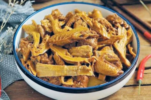Tết nhớ gà kho măng