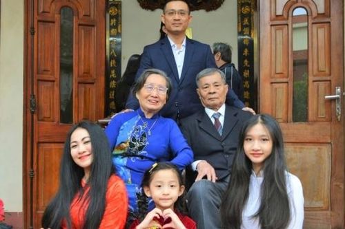 Tết rồi về nhà thôi con!