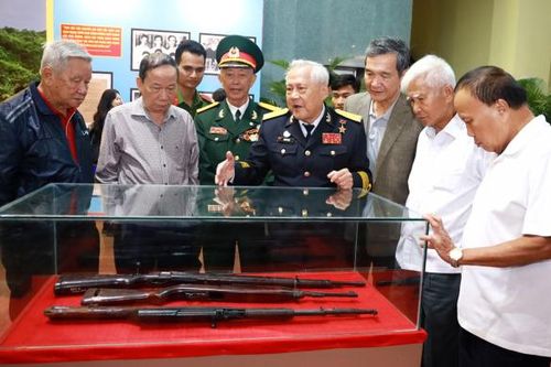 Đón Tết Ất Tỵ 1965 trên tàu không số ở bến Vũng Rô