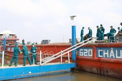 Pháo hoa tầm cao đón giao thừa ở Cần Thơ được bắn từ sà lan 2.000 tấn